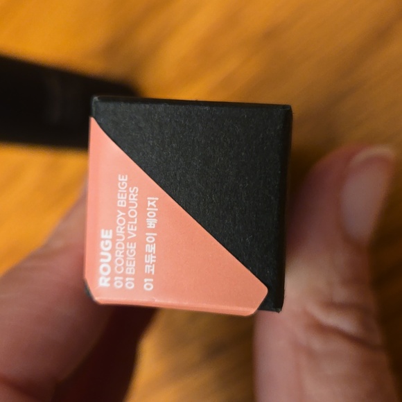 Clinique even better clinical dark spot and Avon lipstick new in box - Picture 7 of 8